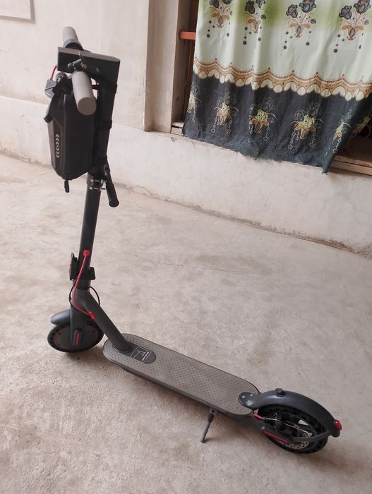 Электросамокат aveo365 yangidek xolati yaxshi