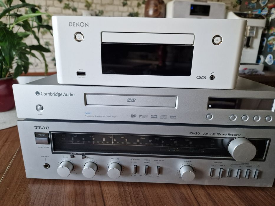 Denon,Cambridge Audio,Teac,audio de calitate ,nu se aprind.