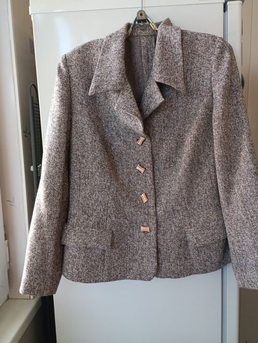 Женский деловой костюм