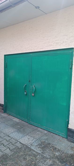 Продам окна, двери, навес, стульчик