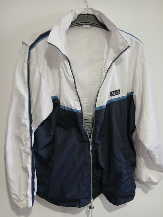 Bluza trening unisex masura XL sau 48 cu gluga in guler stare perfecta