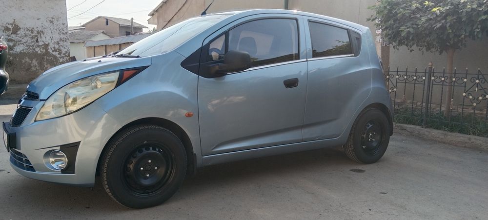 Продам Спарк 2011