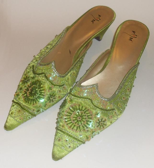 Vand pantofi de dama, din panza, cu paiete, vernil, marimea 37, noi