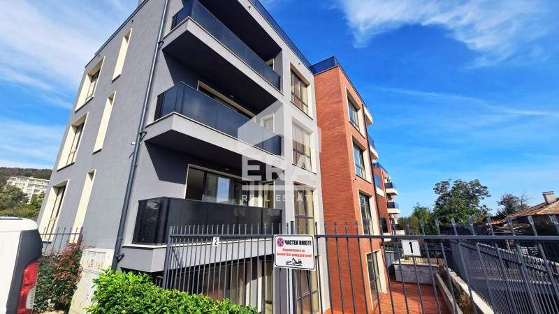 Продава се Тристаен апартамент в Варна, Бриз - 186 кв.м за 1075 €/кв.м - Снимка #11