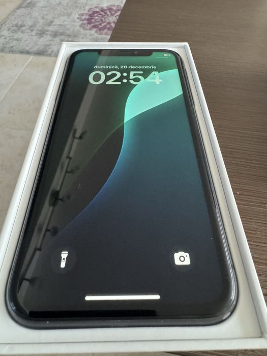 Pachet Iphone 11 128GB Grey si Iphone 12 128Gb Red