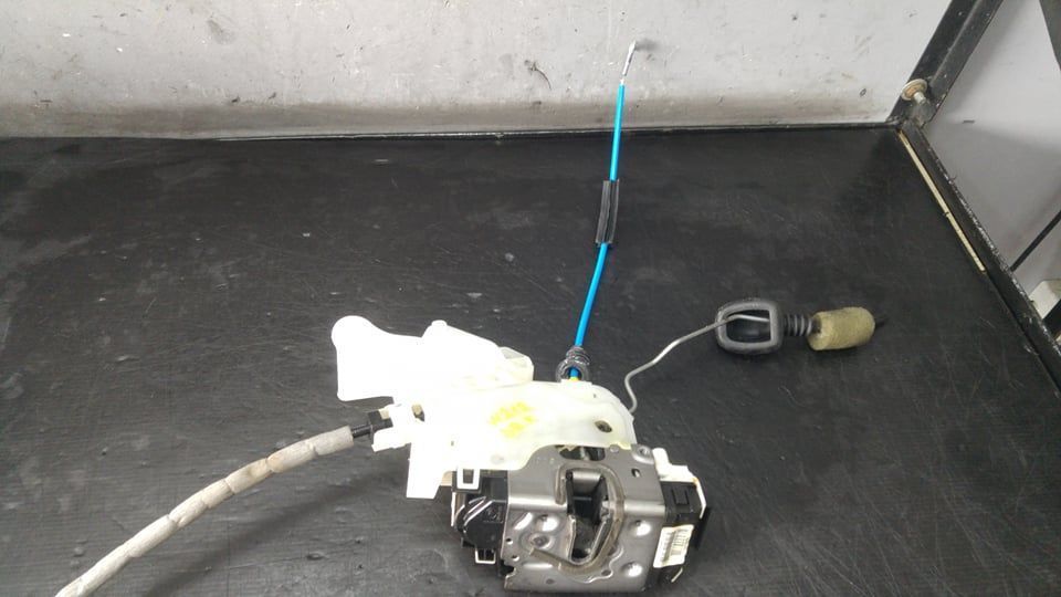 Broasca usa dreapta fata mercedes e class w212 a2047201835