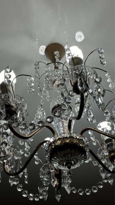 Продам хрустальную люстру