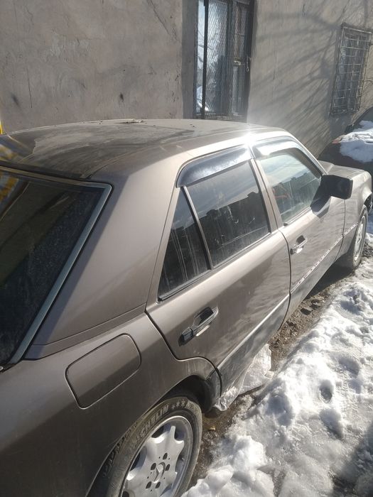 Мерседес Бенц 230