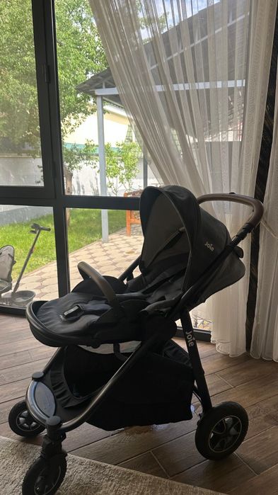 Детское каляска в идеальном состаяние