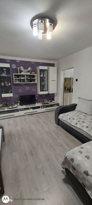Tomis Nord 3 camere semidecomandate parter