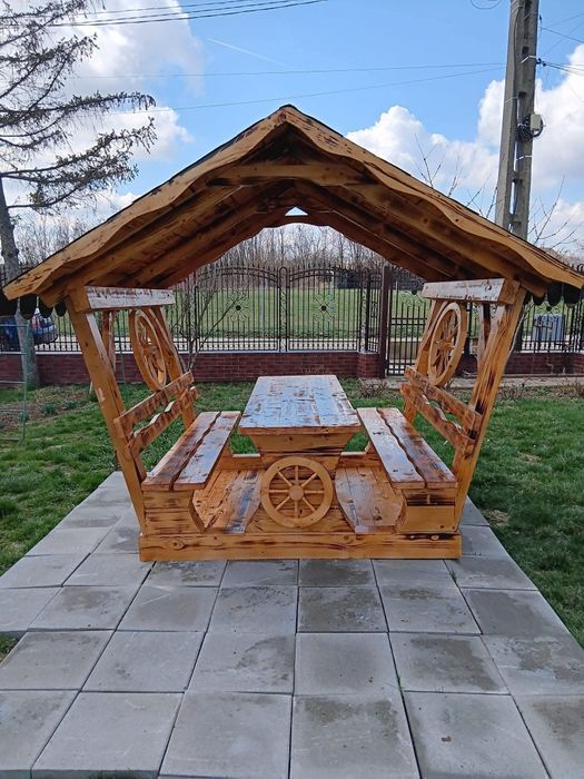 Leagane si foișoare rustice