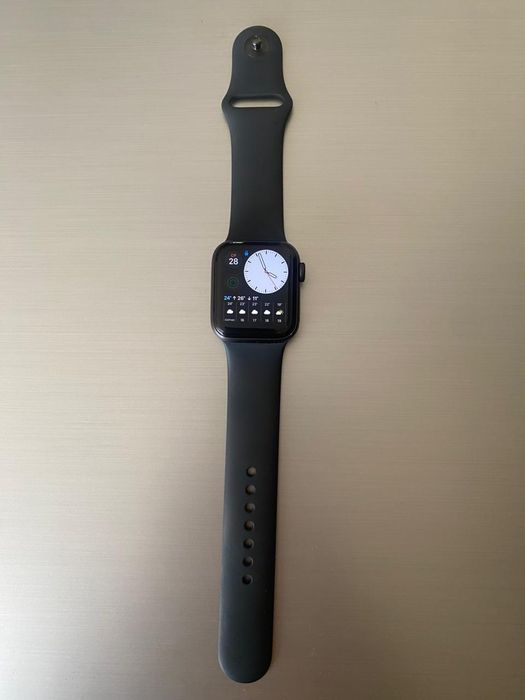 Продам смарт часы Apple WatchOS 8.5