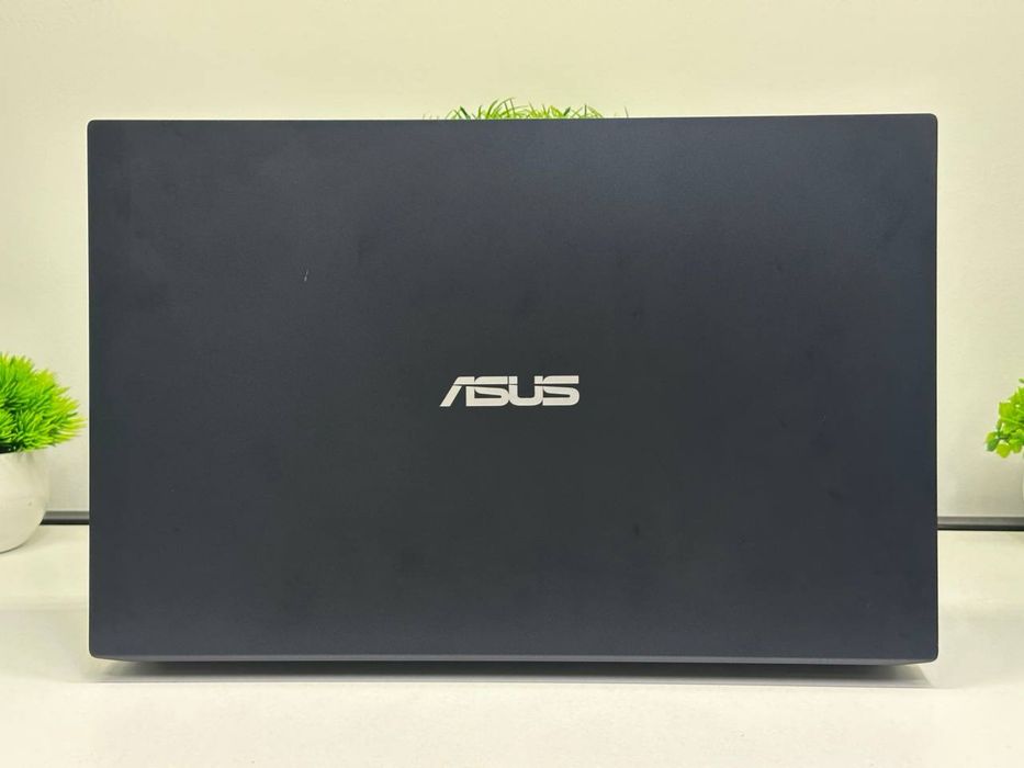 Asus ExpertBook core i5-13 в отличном состояний