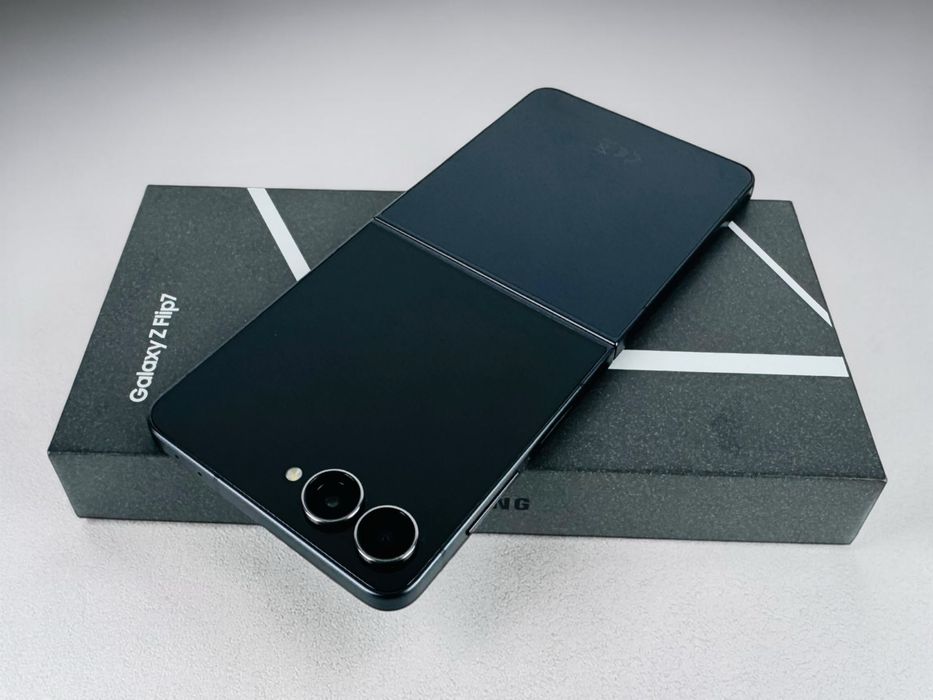 Samsung Galaxy Z Flip 7 5G 256GB 12RAM Jet Black 100% Батерия