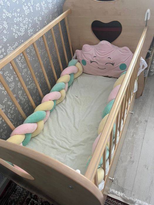 Детская кроватка