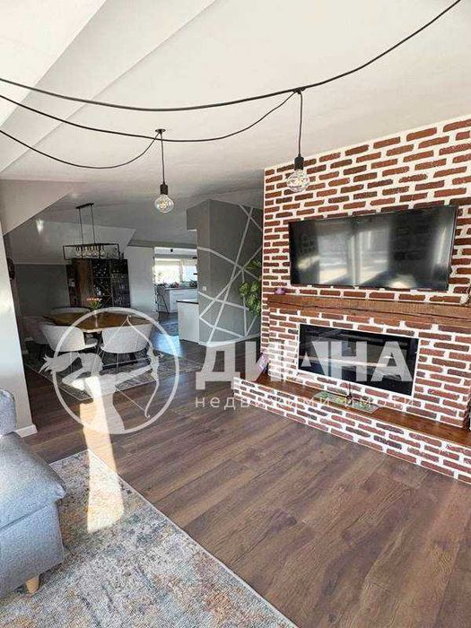 Продава се Тристаен апартамент в Пловдив, Кючук Париж - 195 кв.м за 1257 €/кв.м - Снимка #1