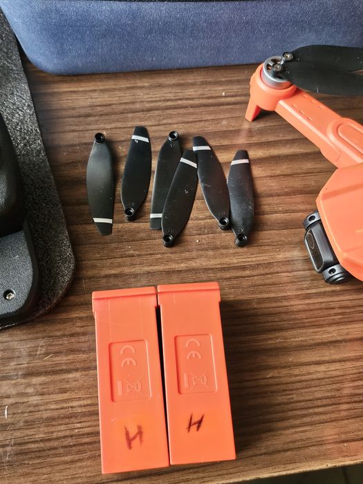 Дрон квадракопер