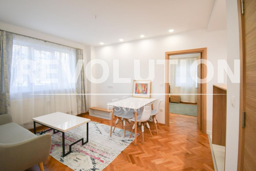 Дава се под наем Тристаен апартамент в София, Оборище - 115 кв.м за 800 € - Снимка #3