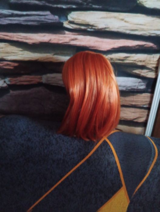 Peruca culoare roșu aramiu