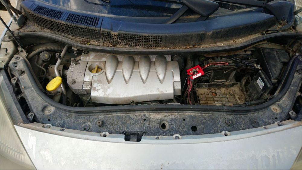 Рено Сценик 2 1.6 бензин газ на части