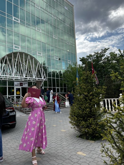 Розовое Платье