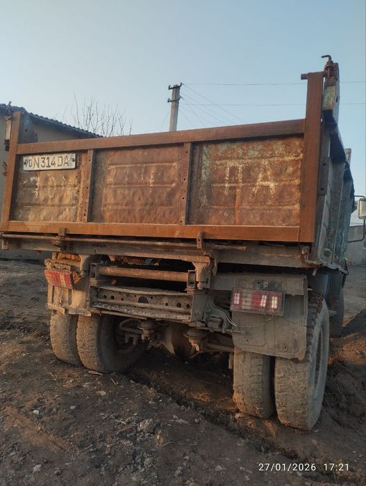 Zil mashinasi sotiladi