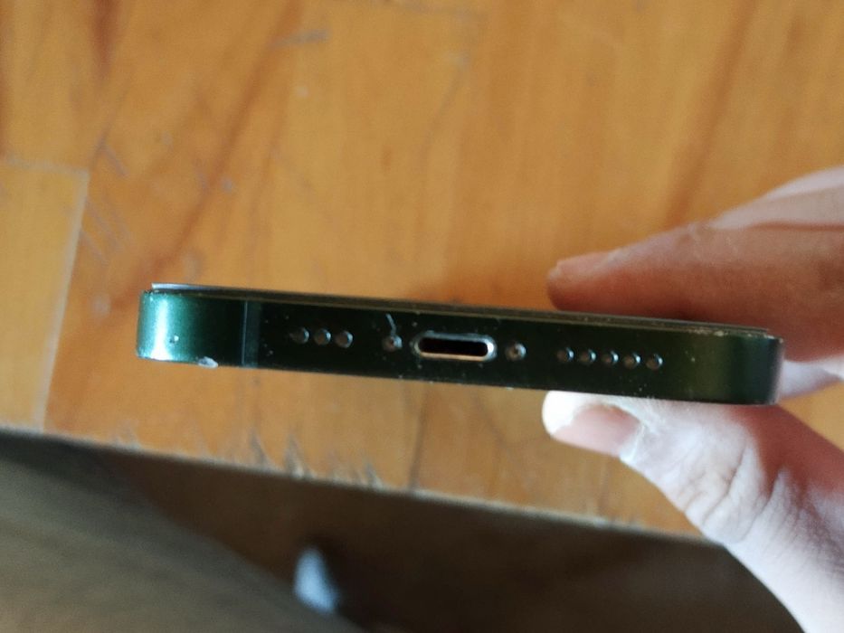 В продаже Iphone 13