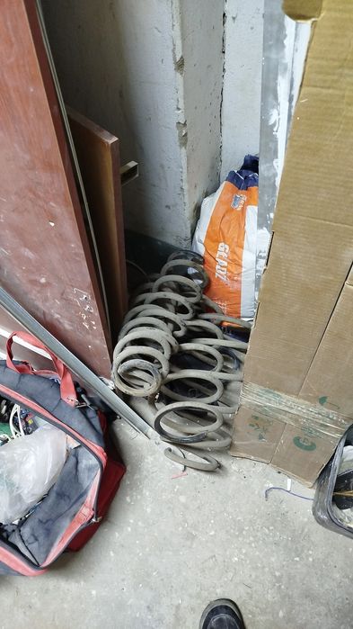 Продам пружины на Ауди 100 С4