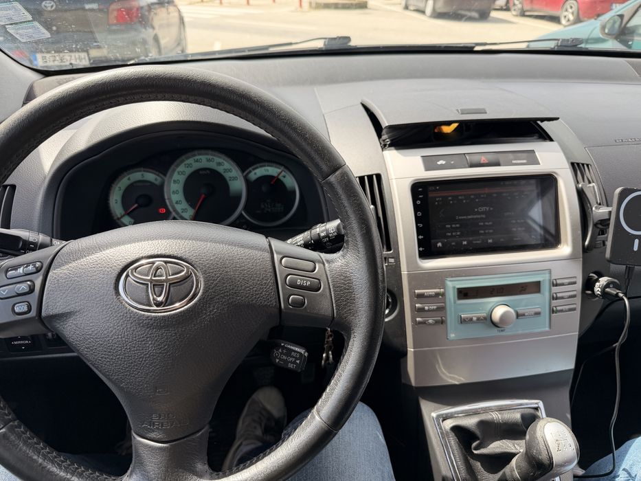 Toyota corolla verso 2.0 4d4 116кс