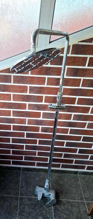 Душ батерия , смесител със стойка - българскаа