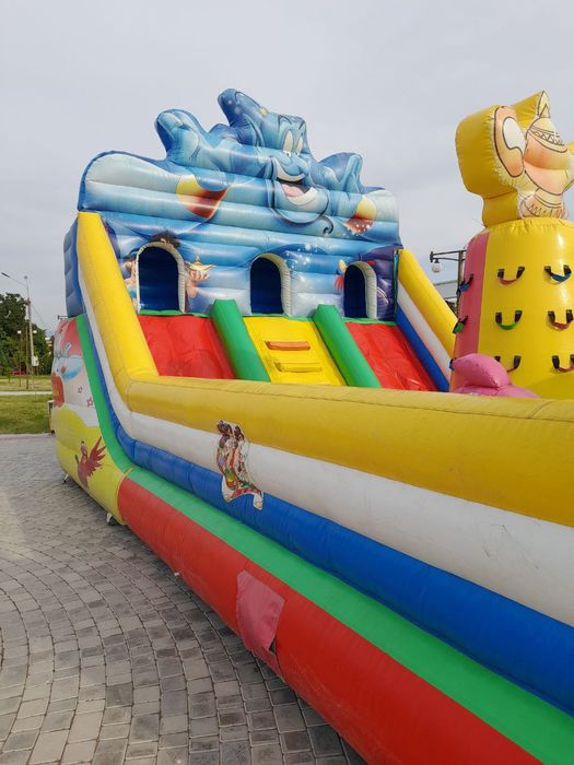 Batut razmeri 5 ga 8  bir sezon ishlatilgan bu yil ikkinchi yil