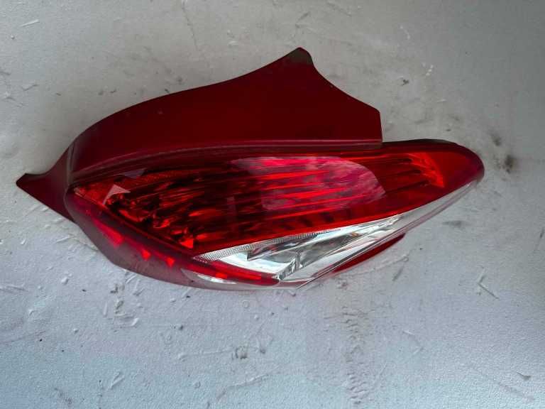 Lampa / Tripla stop stanga dreapta pe aripa Cod: 9672628380-02 9672628280-02 Peugeot 208 [2012 - 2016]