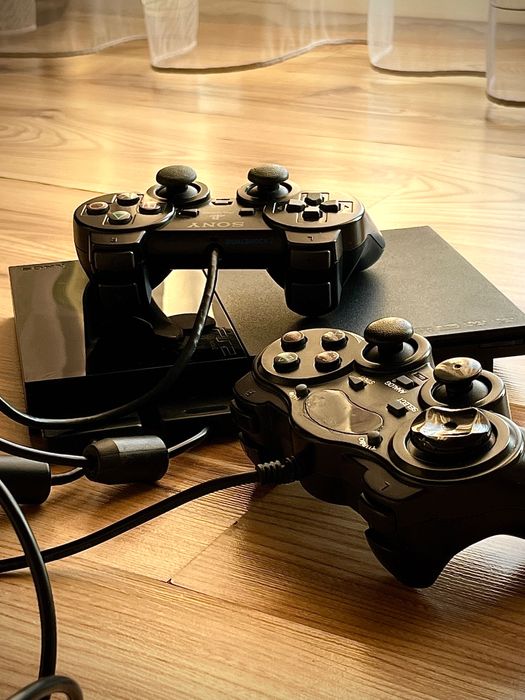 Ps2 slim + една игра