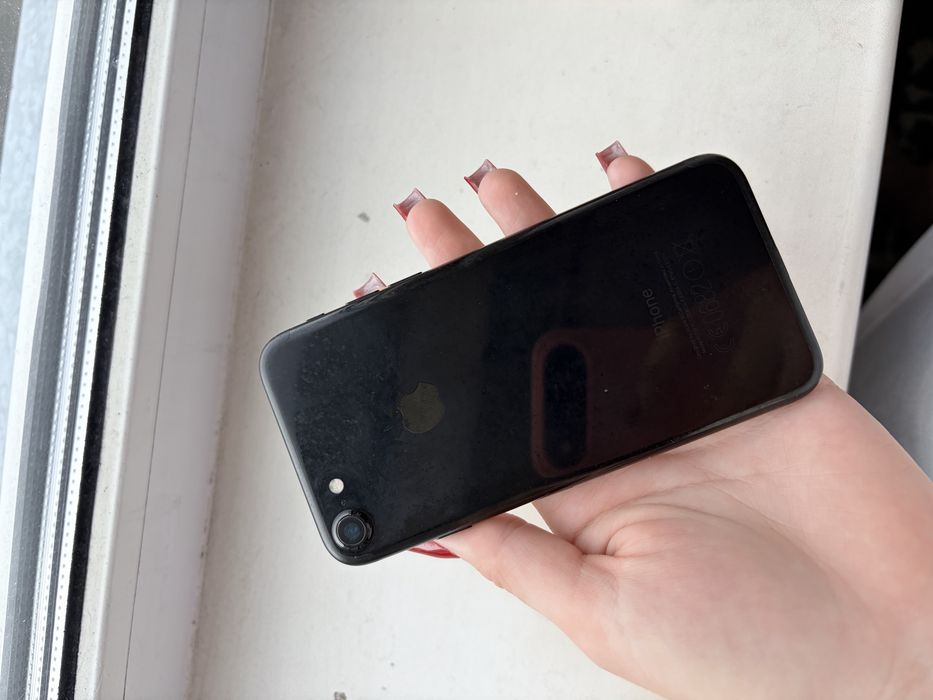 Продам айфон   7