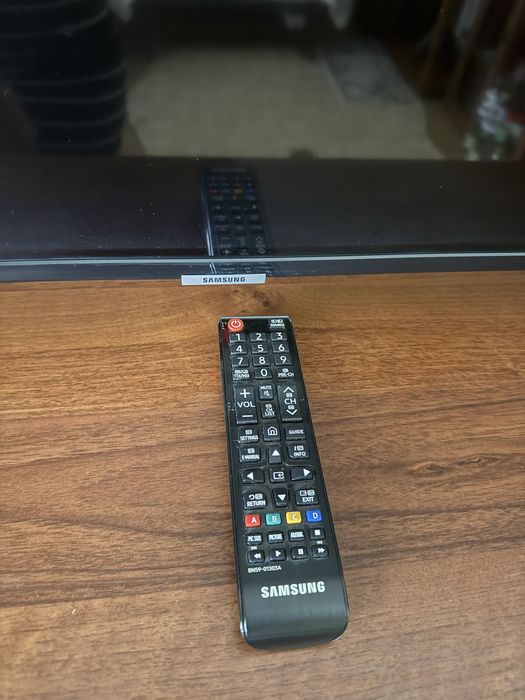 Телевизор Самсунг 65”