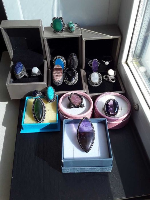 Кольцо с натуральным камнем