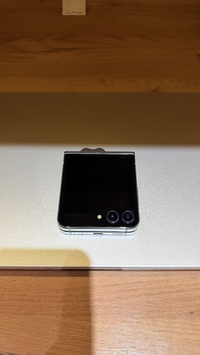 Samsung Z Flip 5