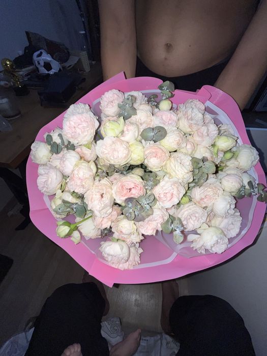 Продам 2 букета ( 101 роза и 2 букет микс )