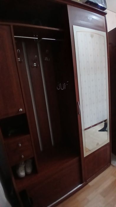 Продам шкаф в прихожую