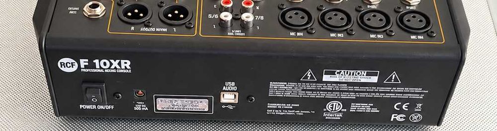 RCF F 10XR – 10-канален миксер с ефекти, USB и транспортен куфар