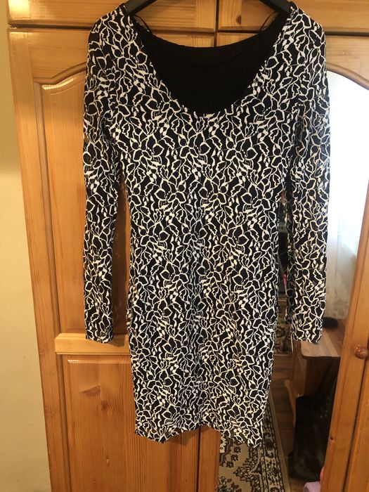 Красива рокля ! Дантела в бяло и черно!