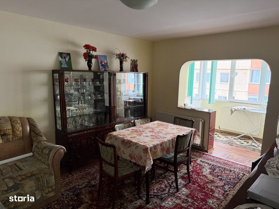 Ocazie ! Apartament 3 camere decomandat Astra liber la vânzare — fotografia 1