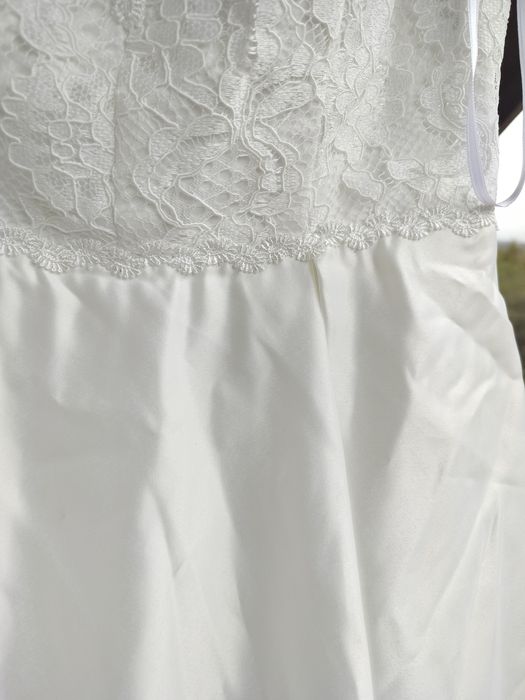 Rochie de mireasa sau cununia civila. Alba și nouă Nr 38