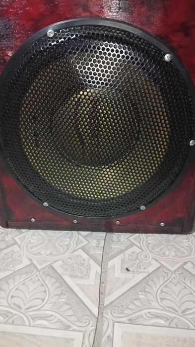 СабуферHertz ¤12.700watt