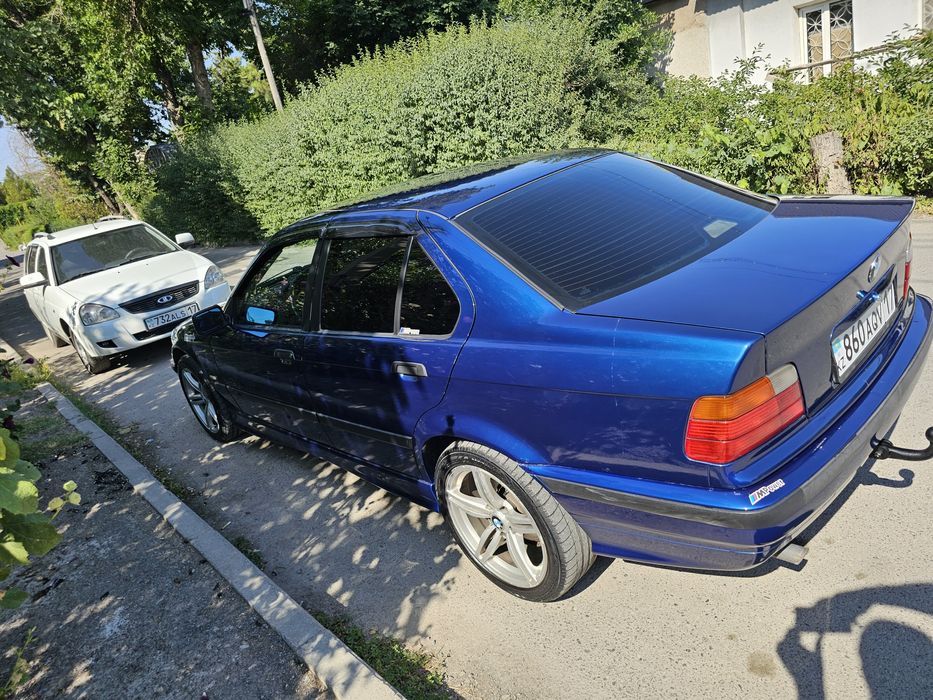 BMW 330 В хорошем состояние
