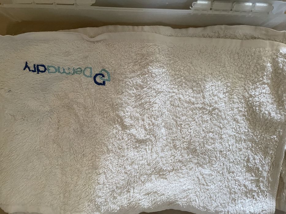 DermaDry Total, complet funcțional.