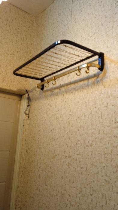 Вешалка настенная в прихожую