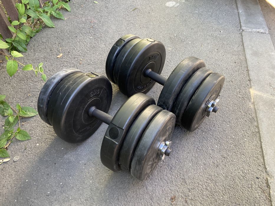 Gantere reglabile set 42 kg. 21 kg+21 k=42 kg noi pret promo 350 ron