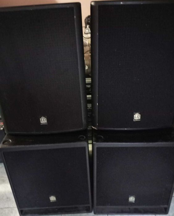 Vând 2 boxe și 2 subwoofer!
