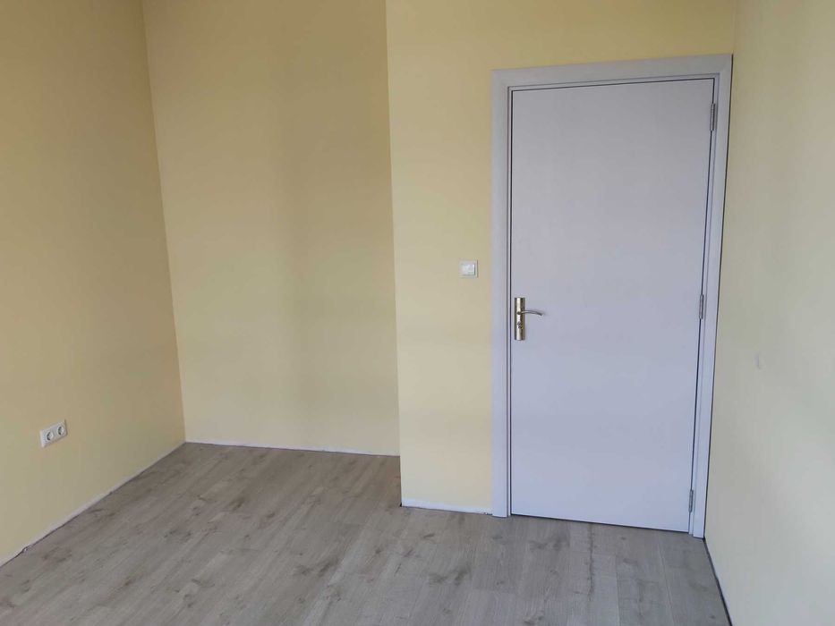 Дава се под наем Тристаен апартамент в Варна, Кайсиева градина - 80 кв.м за 561 € - Снимка #5